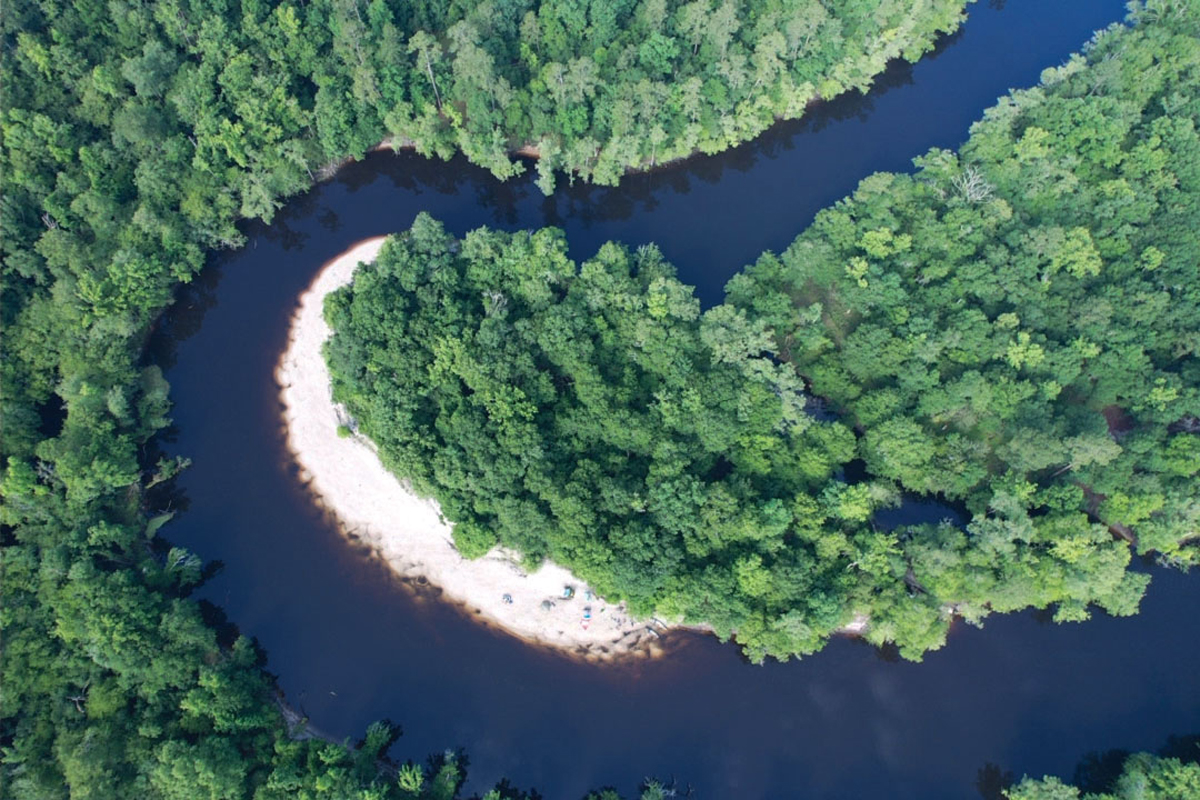 At low water, wide sandbars abound on the Black River’s tight curves.