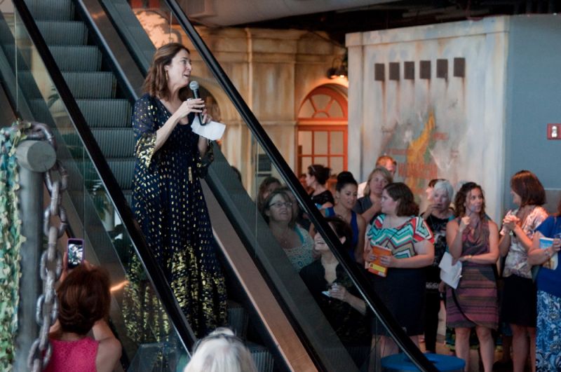 Mary Alice Monroe spoke to attendees in the aquarium’s Great Hall.