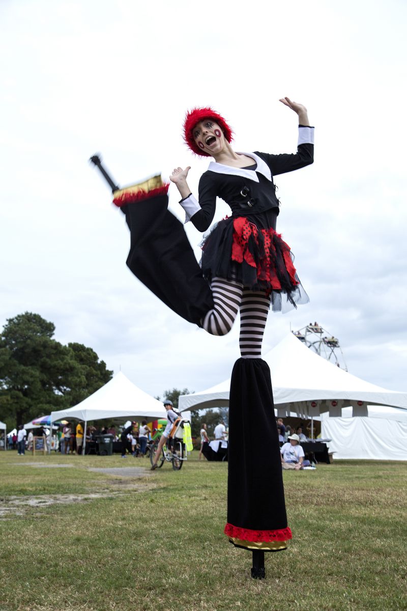 Performers roamed the park and provided fun entertainment.