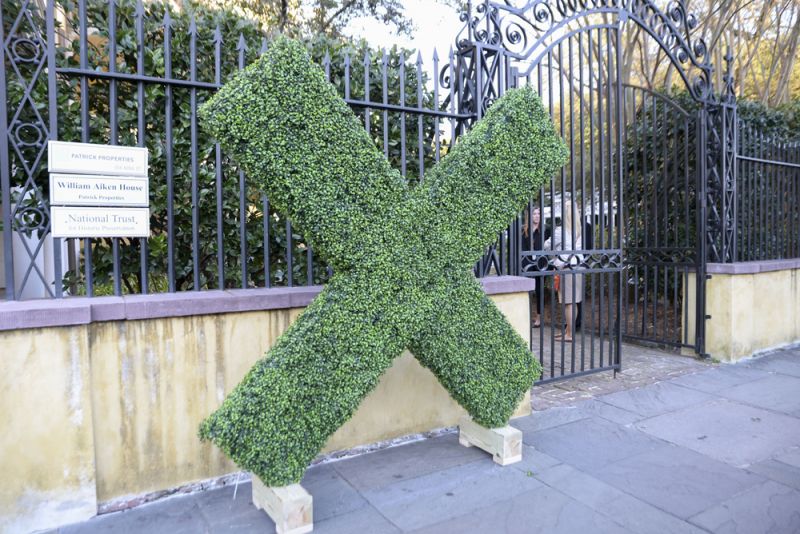 Guests entering the event posed by an enormous &quot;X&quot; symbolizing the festival&#039;s 10th anniversary.