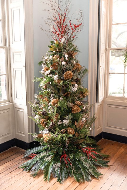 Joseph Manigault House Christmas tree.